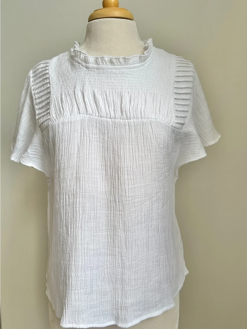 Nanette Lepore White Textured Ruffle Neck Blouse - Picture 1 of 6